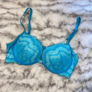 Victoria’s Secret plunge bra